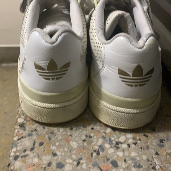 Adidas - Picture 4 of 5